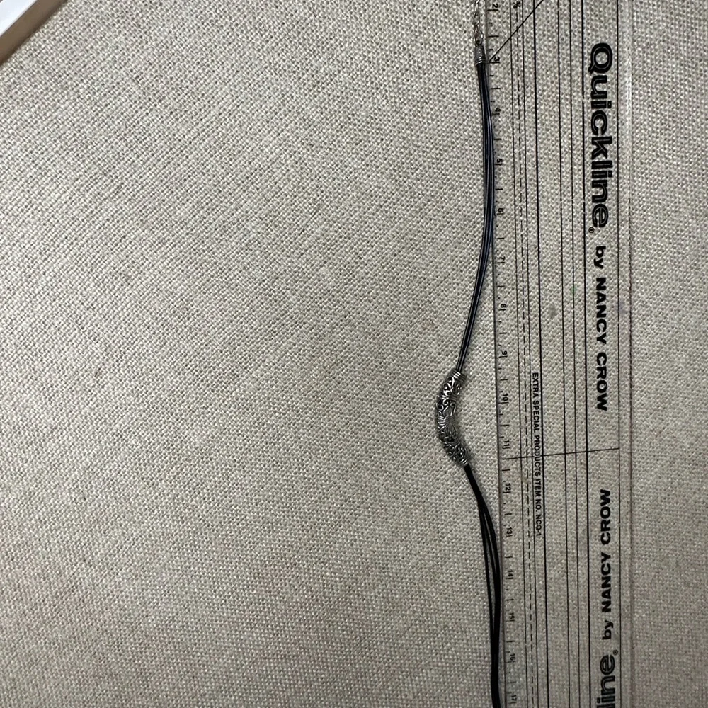 Leather band short necklace with adjustable length. - Picture 6 of 6